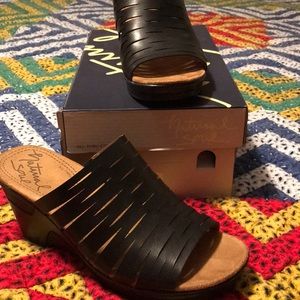 Brand New Natural Soul wedges